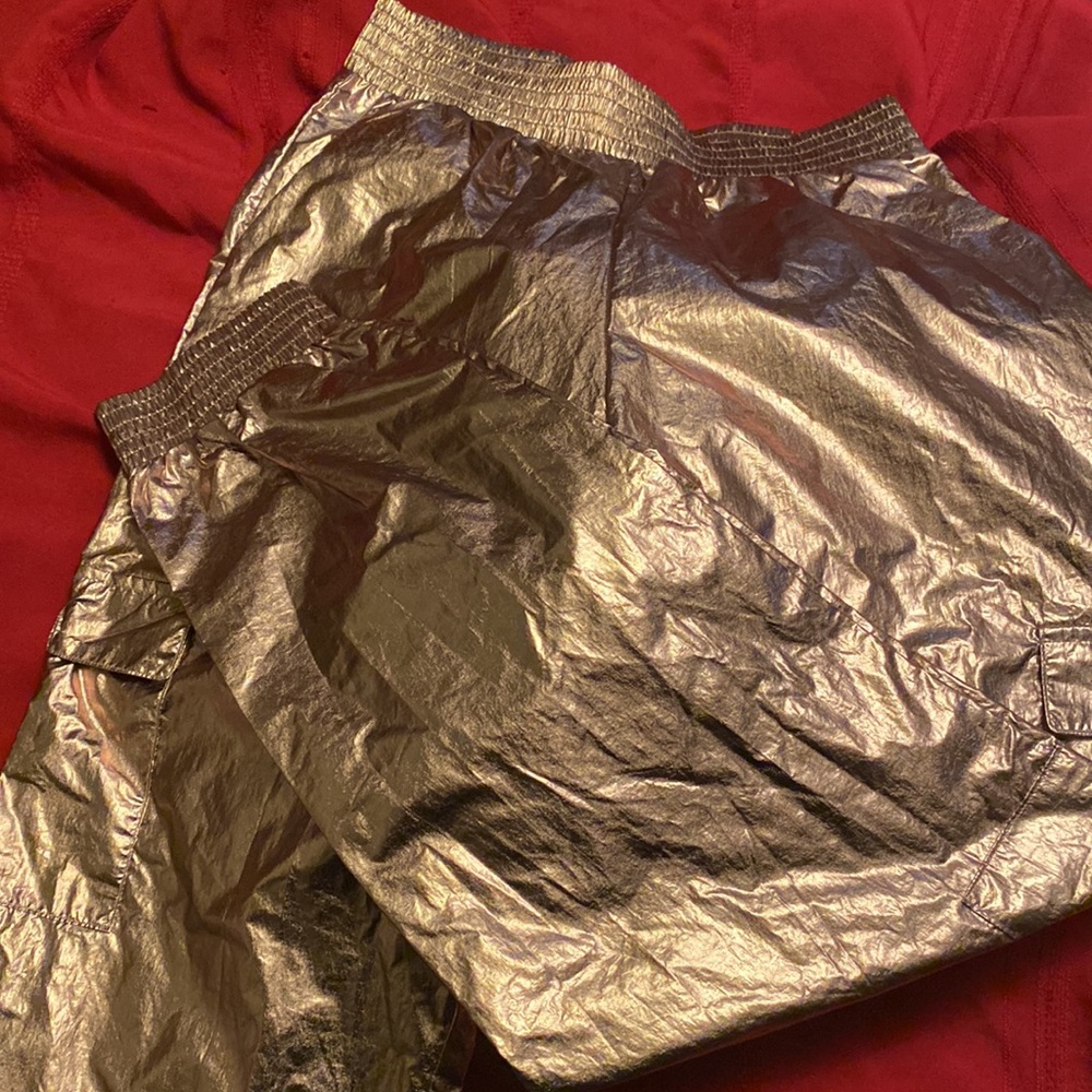 Gold pants - Picture 2 of 3